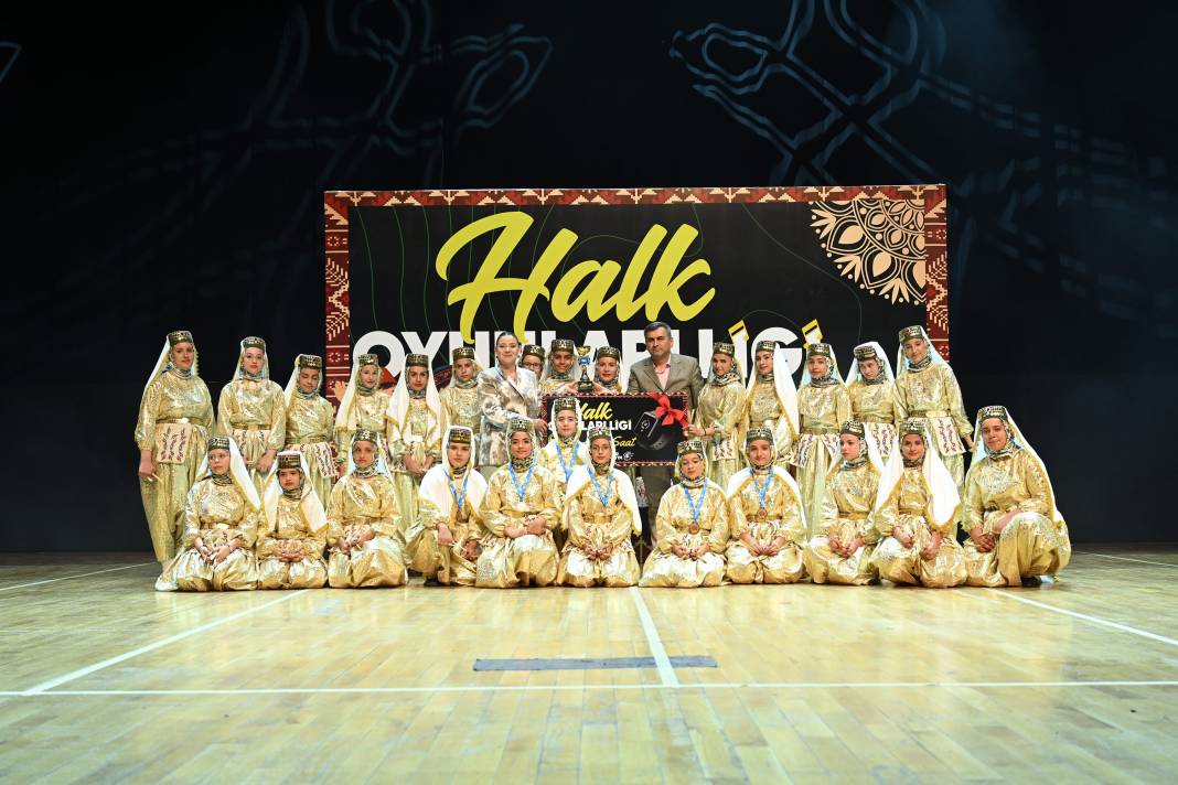 Finalde sahne şenlendi! Konya’da Halk Oyunları Ligi gönüllere işlendi 8